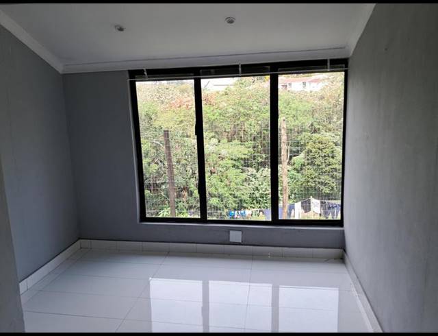 12 BEDROOM HOUSE FOR SALE IN BEREA WEST